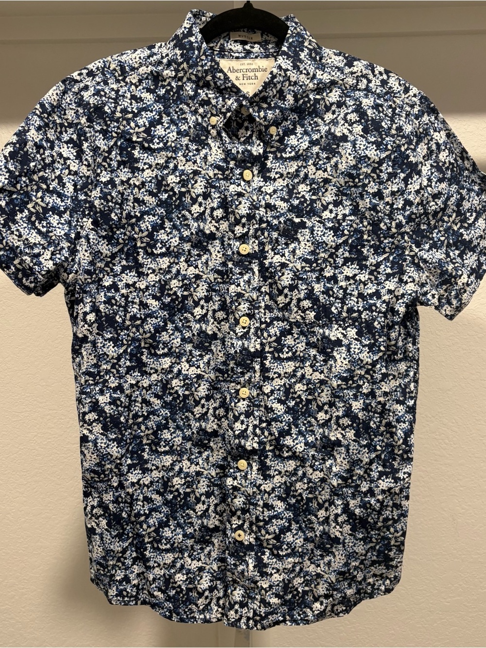 Abercrombie & Fitch Men's S Navy Floral Short Sleeve Button-Up Shirt Cotton
